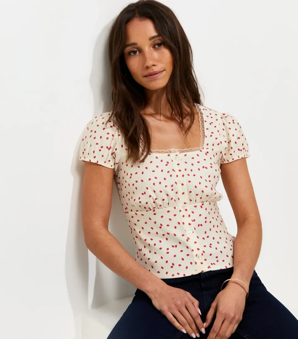 Women's Cream Lips Print Lace Trim Milkmaid Top