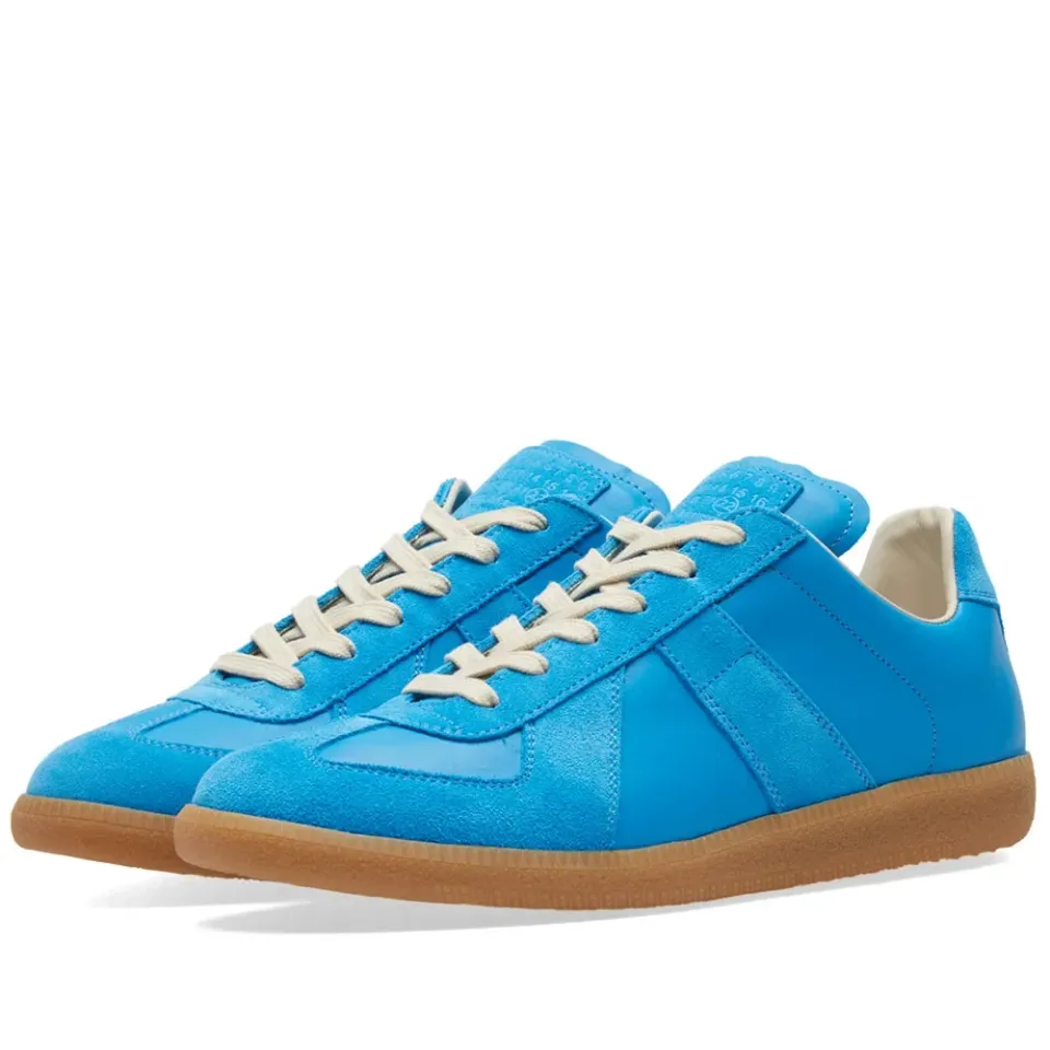 22 Replica Low Sneaker