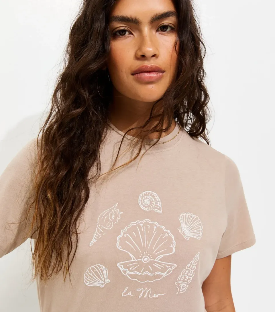 Women's Stone Shells Print Cotton Relaxed Fit T-Shirt