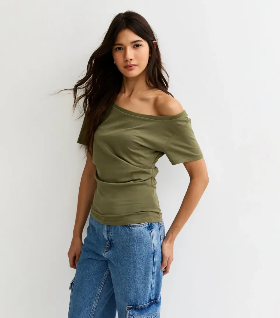 Women's Light Khaki Off The Shoulder Ruched T-Shirt
