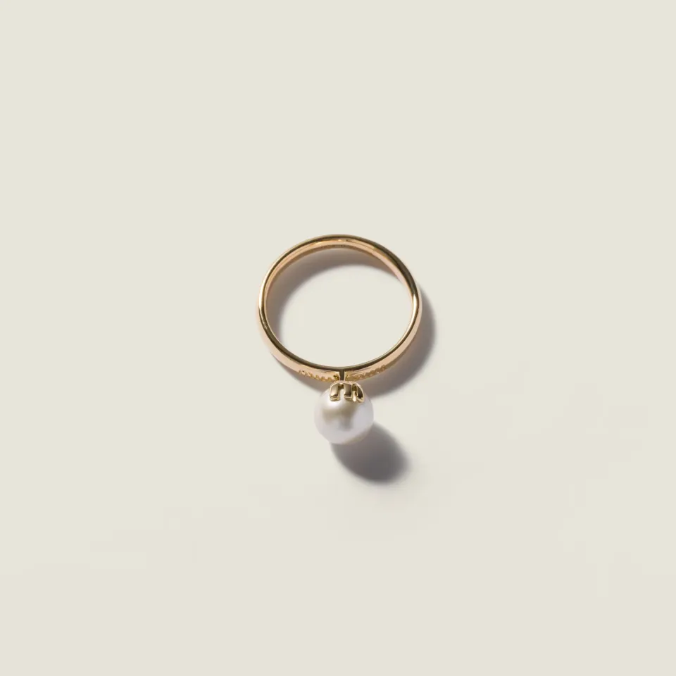 Metal and pearl ring