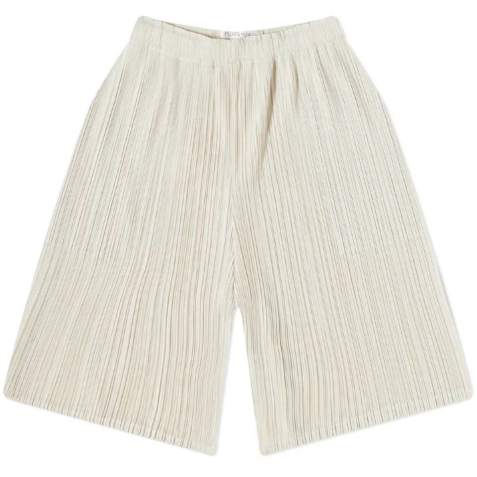 Pleats Shorts