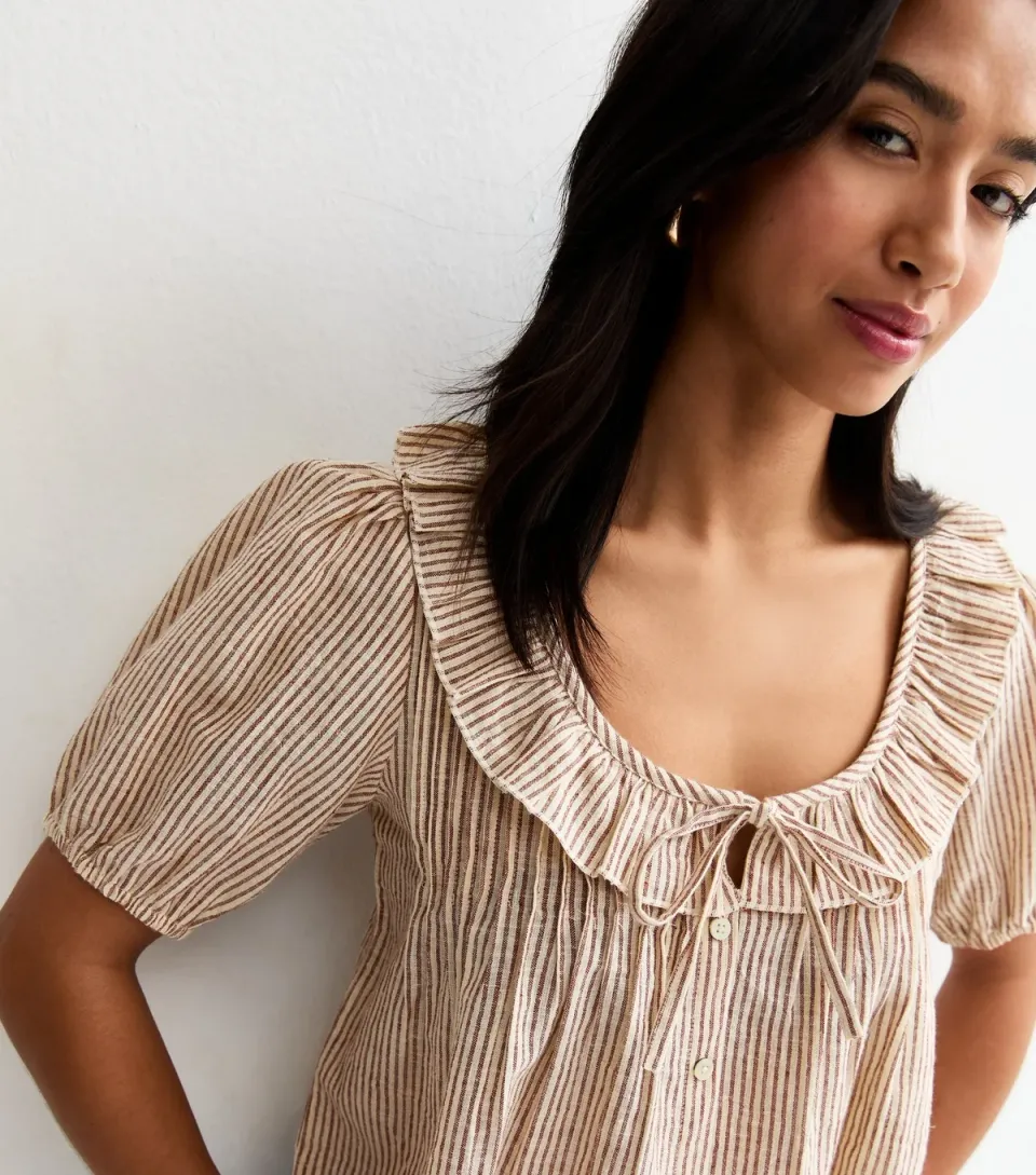 Women's Petite Brown Striped Frill Collar Blouse