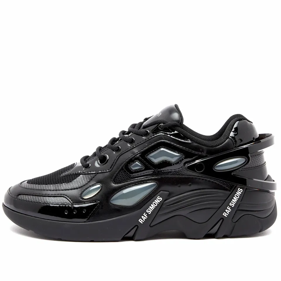 Cylon-21 Sneaker