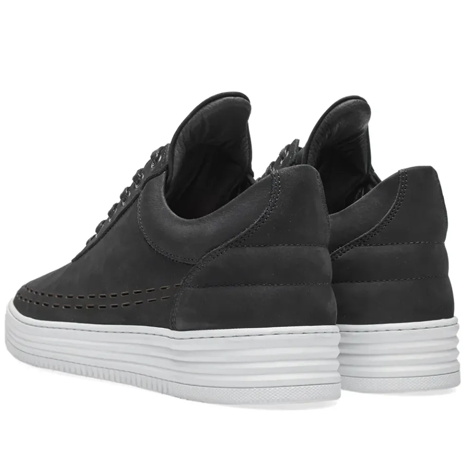 Low Top Sneaker