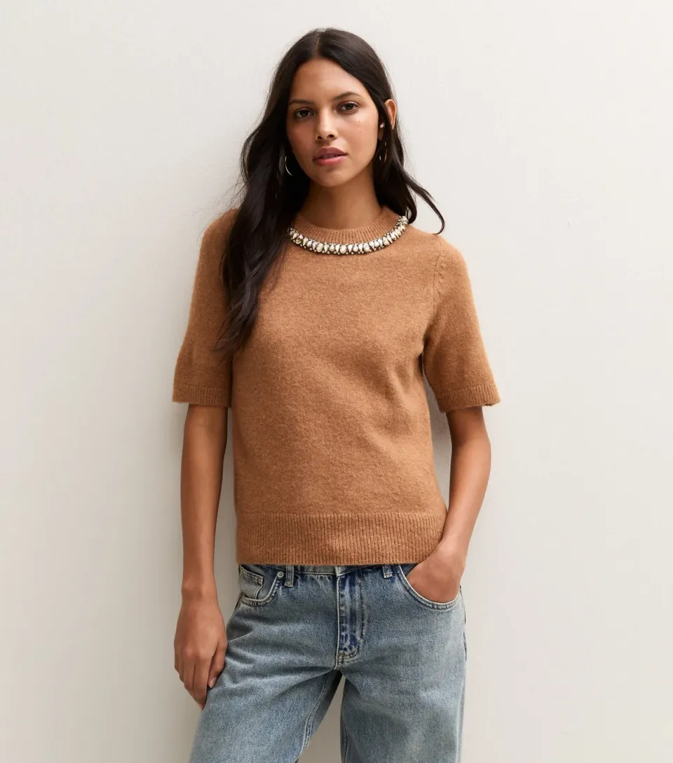 Women's Camel Embellished Necklace Knitted Short Sleeve Top