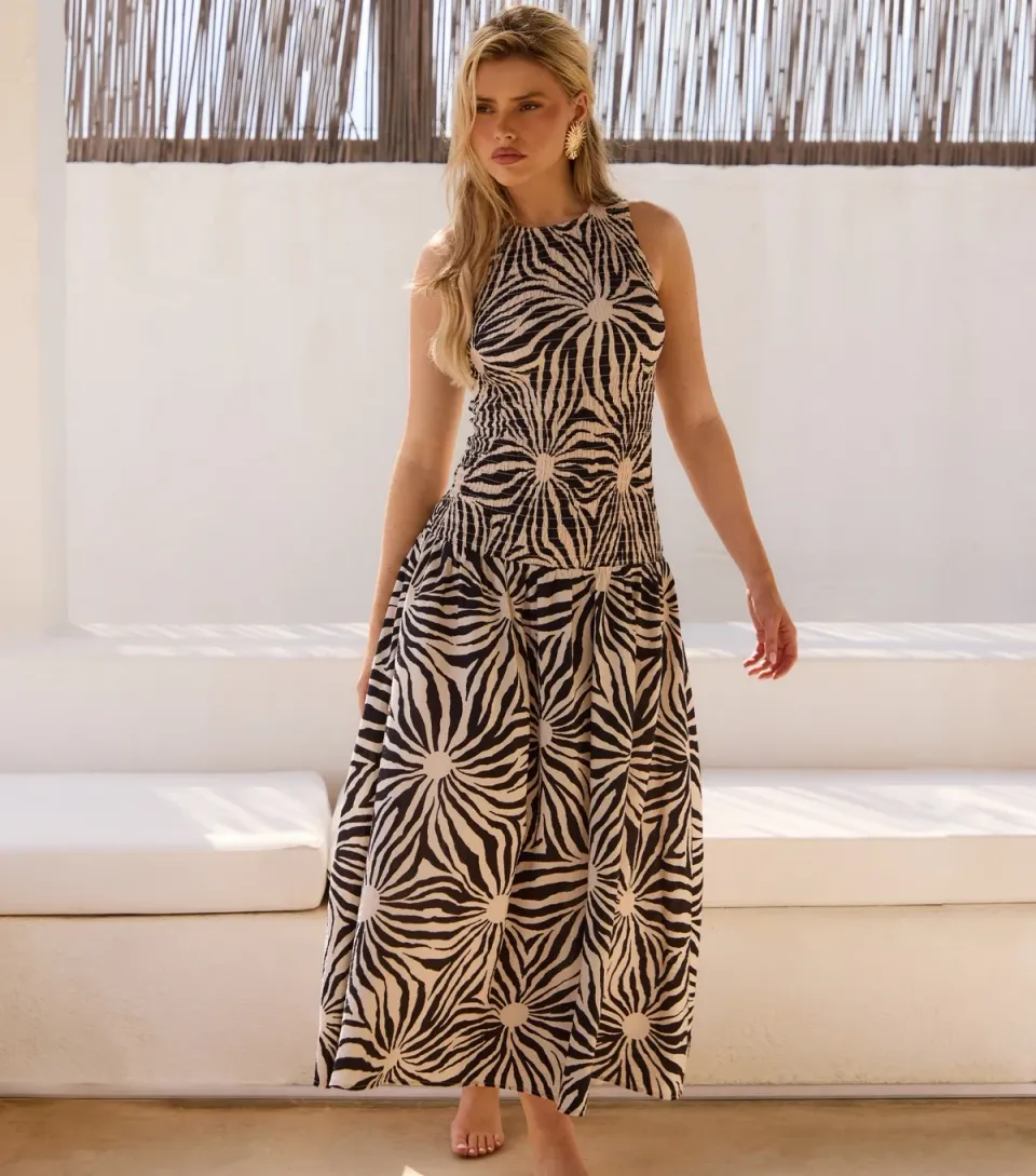 Women's Black Sunburst Print Shirred Midi Dress