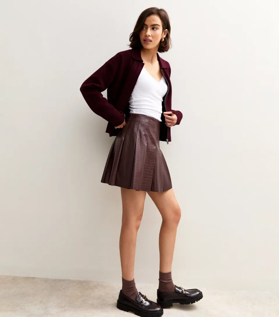 Women's Burgundy Crocodile Effect Faux Leather Pleated Mini Skirt