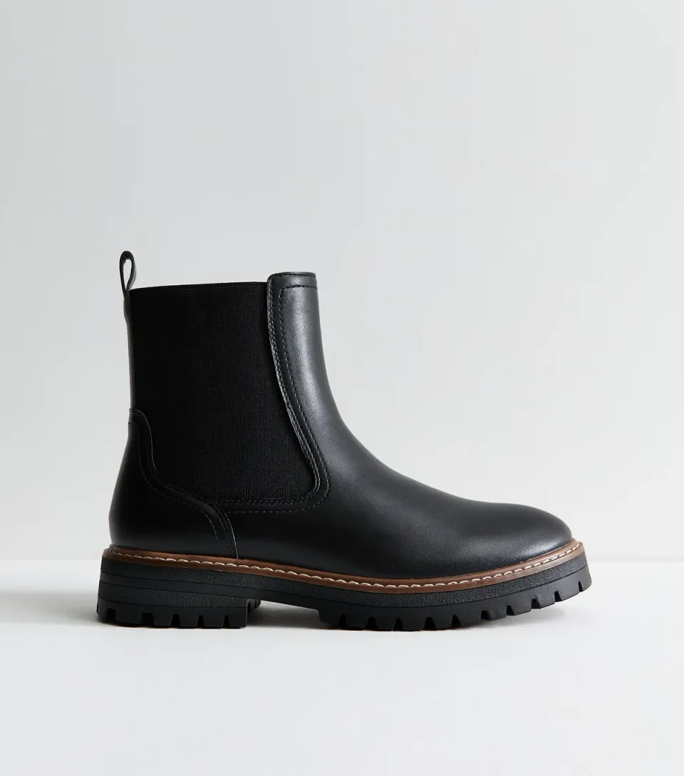 Women's Wide Fit Black Faux Leather Contrast Stitch Chunky Sole Chelsea Boots Vegan