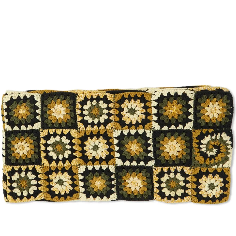 Story mfg. Piece Crochet Scarf