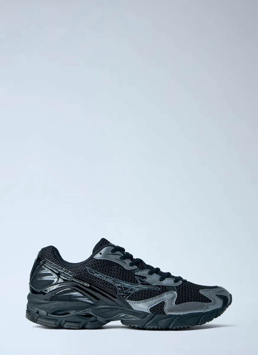 Wave Rider 10 Sneakers