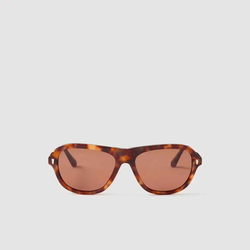 Sunglasses with tinted lenses