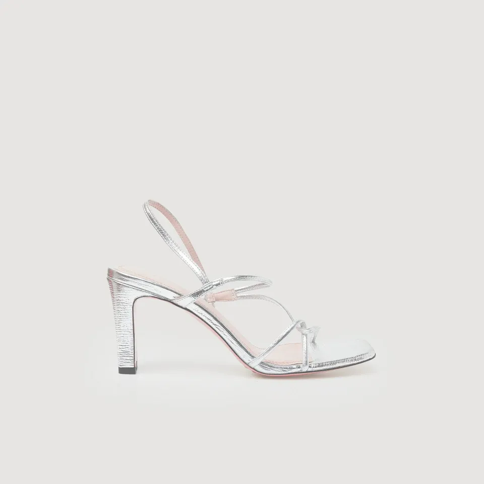 Leather sandals with a wide heel