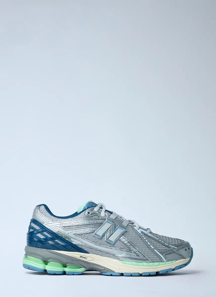 1906R Sneakers