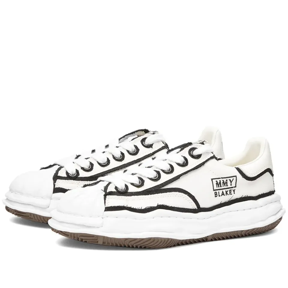 Blakey Low Original Sole Overhanging