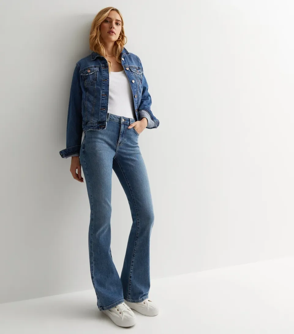 Women's Mid Blue Low Rise Bootcut Jeans