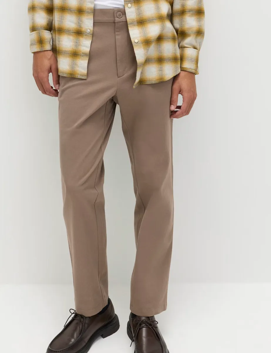 The Ultimate Regular Fit Chinos Mocha