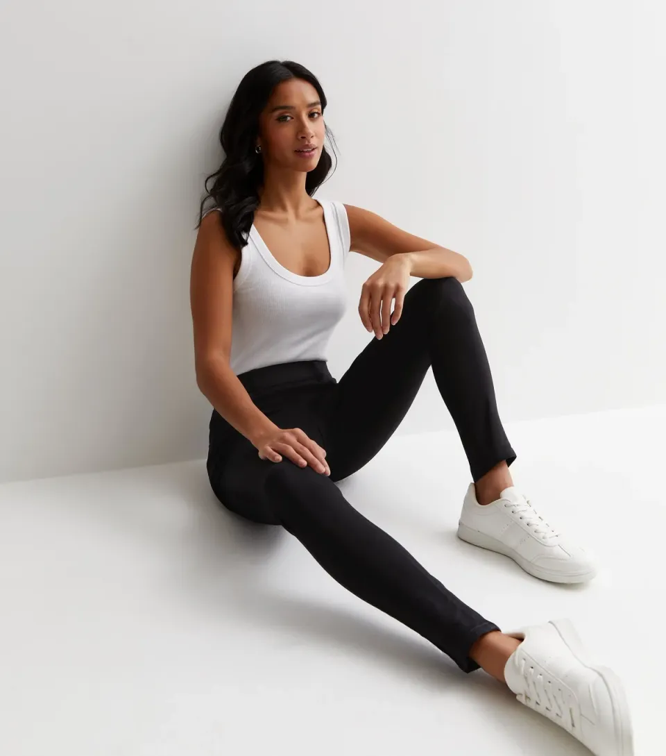 Women's Petite Stay Black Mid Rise Lift & Shape Emilee Jeggings